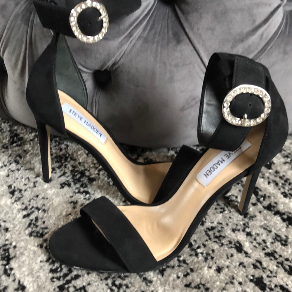 Steve Madden suede heels